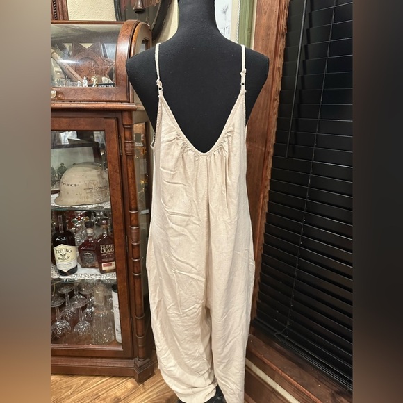 Elegant Cream Jumpsuit - Picture 6 of 9